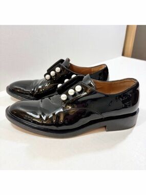 Givenchy Pearl Accent Derby Oxfords Size 38 Black Patent Leather Slip On Loafers